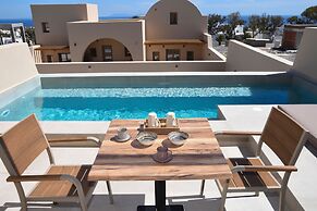 Santorini - Villa - Sleeps 2 - Pool - Parking