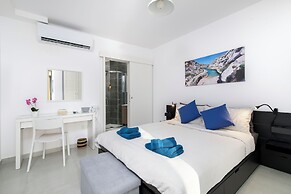 Modern Penthouse with Terrace & Sea View
