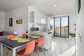 Modern Penthouse with Terrace & Sea View