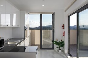 Modern Penthouse with Terrace & Sea View