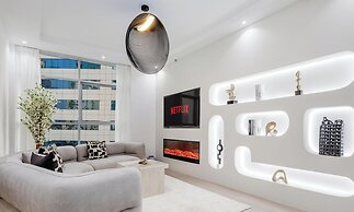 LUX  The Sky Dubai Eye View Suite