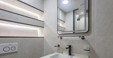LUX  The Sky Dubai Eye View Suite
