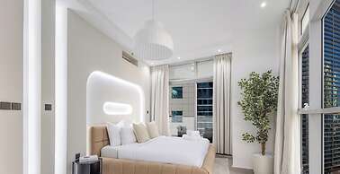 LUX  The Sky Dubai Eye View Suite