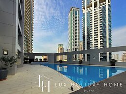 LUX  The Sky Dubai Eye View Suite