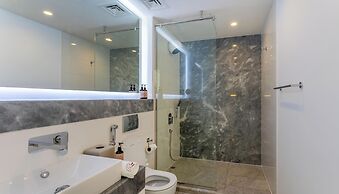 Manzil - Modern 1BR w Stunning Lake View