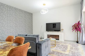 Nasma Luxury Stays- Beach side & jacuzzi