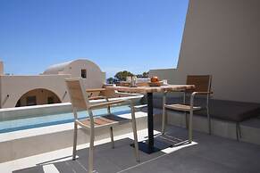 Santorini - Villa - Sleeps 2 - Pool - Parking