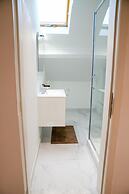 Modern 1BR 1LR Apartment Walk To Rabot