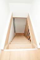 Modern 1BR 1LR Apartment Walk To Rabot
