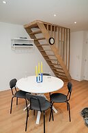 Modern 1BR 1LR Apartment Walk To Rabot