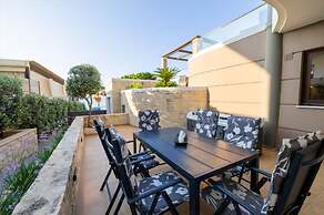 Villy Luxury Home by the sea 1