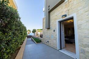 Villy Luxury Home by the sea 1