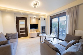 Villy Luxury Home by the sea 1