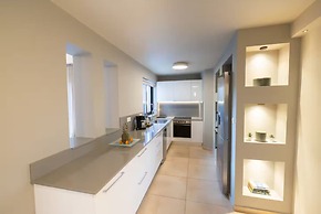 Villy Luxury Home by the sea 1
