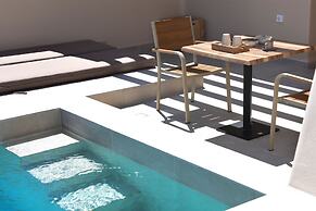 Santorini - Villa - Sleeps 2 - Pool - Parking