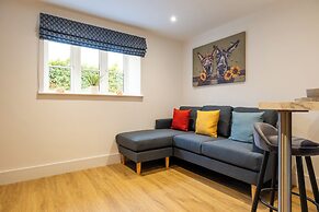 Beautiful One BR Cottage in Cerney Wick