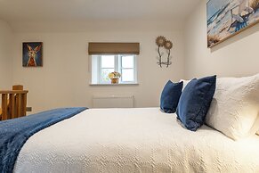 Beautiful One BR Cottage in Cerney Wick