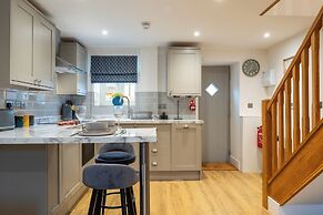 Beautiful One BR Cottage in Cerney Wick