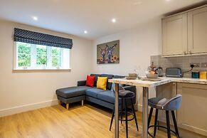 Beautiful One BR Cottage in Cerney Wick
