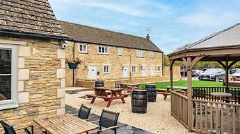 Beautiful One BR Cottage in Cerney Wick