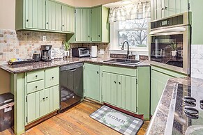 Inviting Family Home, 2 Mi to Eastwood Mall!