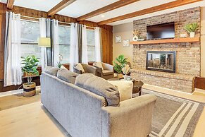 Inviting Family Home, 2 Mi to Eastwood Mall!