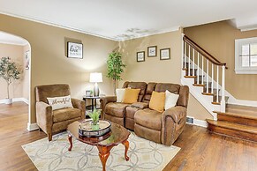 Inviting Family Home, 2 Mi to Eastwood Mall!