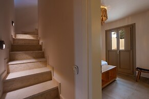 Santorini - Villa - Sleeps 5 - Pool - Parking