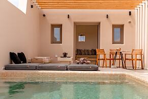Santorini - Villa - Sleeps 5 - Pool - Parking