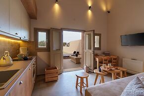 Santorini - Villa - Sleeps 5 - Pool - Parking