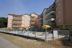 Bright Flat in Rosolina With Shared Pool