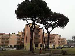 Bright Flat in Rosolina With Shared Pool