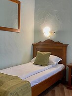 HOTEL LUCY STAR