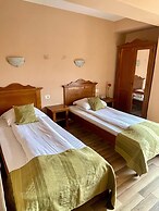 HOTEL LUCY STAR
