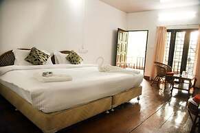 Backwater Retreat Resort - Kumarakom