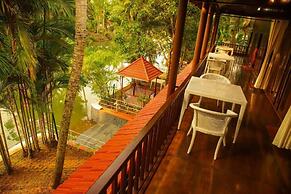 Backwater Retreat Resort - Kumarakom