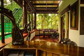 Backwater Retreat Resort - Kumarakom