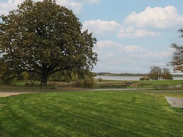Oak Lodge