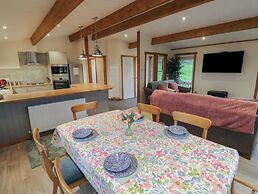 Oak Lodge