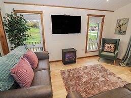 Oak Lodge