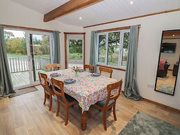 Oak Lodge