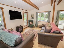 Oak Lodge