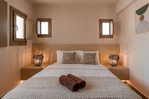 Santorini - Villa - Sleeps 5 - Pool - Parking