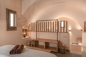 Santorini - Villa - Sleeps 5 - Pool - Parking