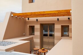 Santorini - Villa - Sleeps 5 - Pool - Parking