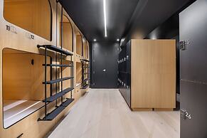 Capsule residence