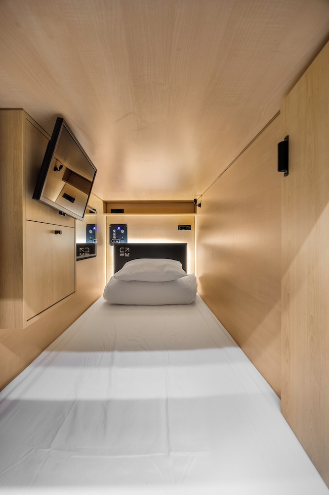 Capsule residence