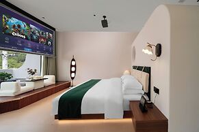 Bright Moon Valley Smart Hotel