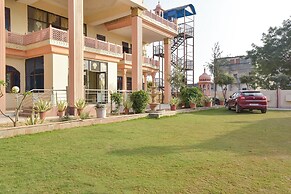 Fabhotel Pink Haveli