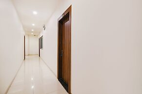 FabHotel Apple - Nr. by ITI